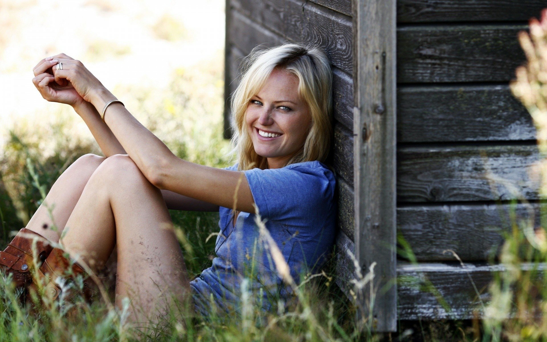 HD Wallpaper Of Canadian Actress Malin Akerman With A Beautiful Smile