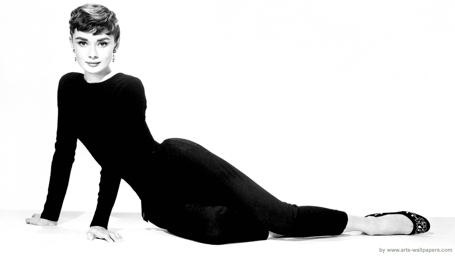 Audrey Hepburn Wallpaper Image Photos Pictures Background