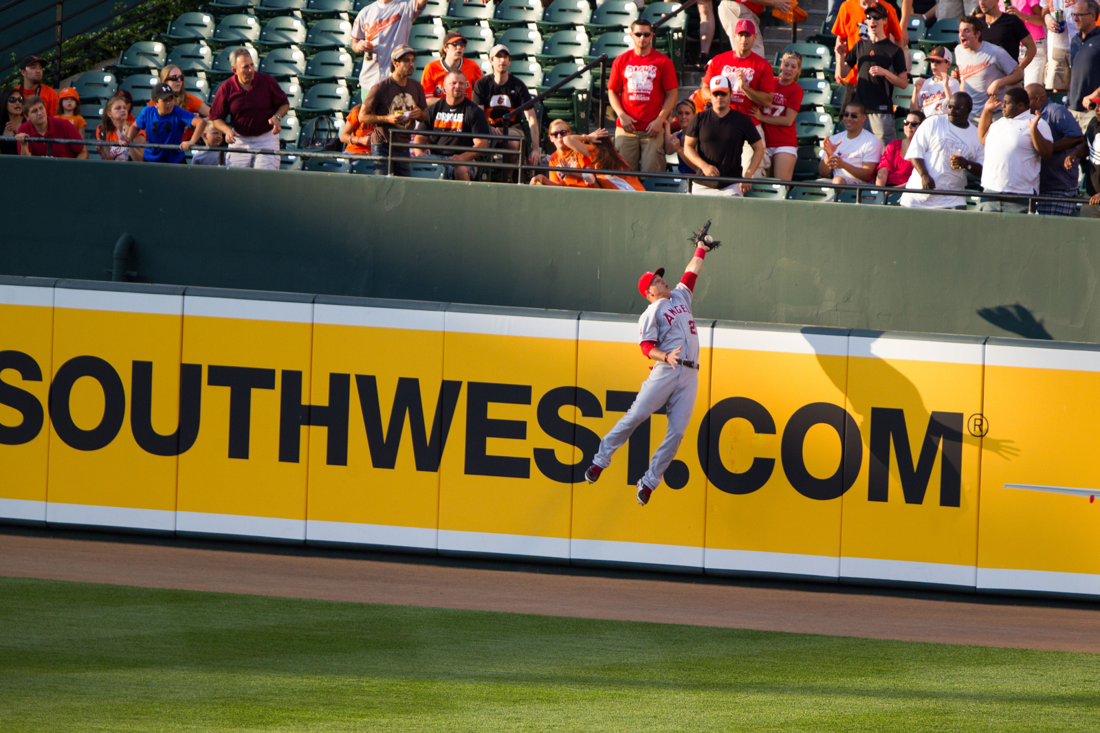 Subject Re Mike Trout S Catch My New Wallpaper Bit Ly Lvphhs