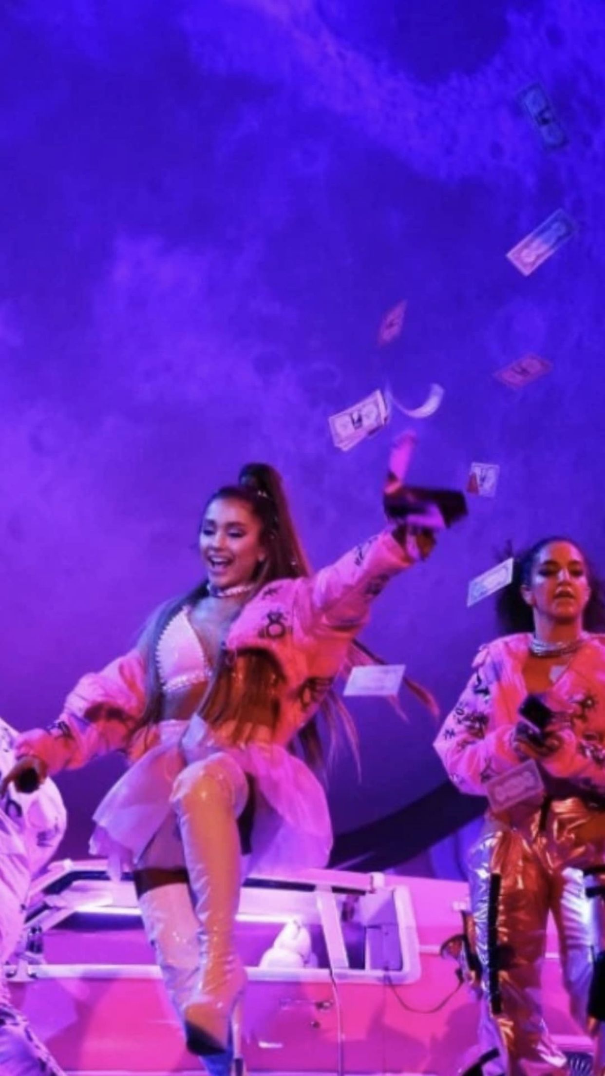 Ariana Grande Sweetener Thank U Next Tour Wallpaper