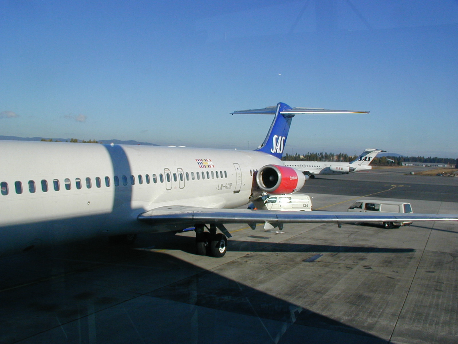File Old And New Livery Of Sas Md At Oslo Airport Jpg