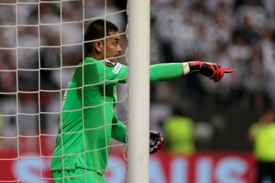 Goalkeeper Alphonse Areola Side Wallpaper