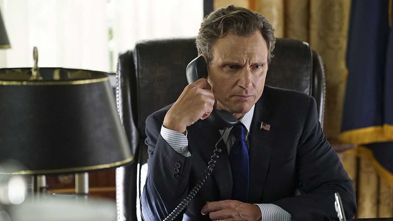 Scandal Who Leaked The Photos Of Olivia And Fitz