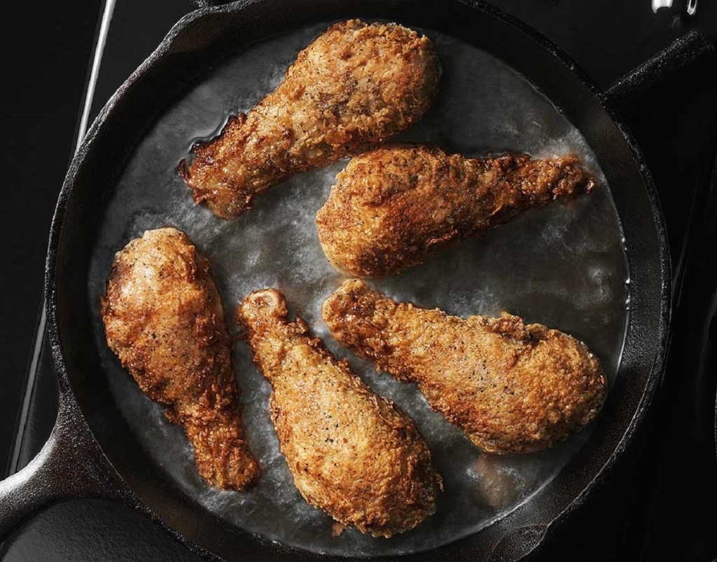 Fried Chicken In Cast Iron Skillet Food HD Wallpaper