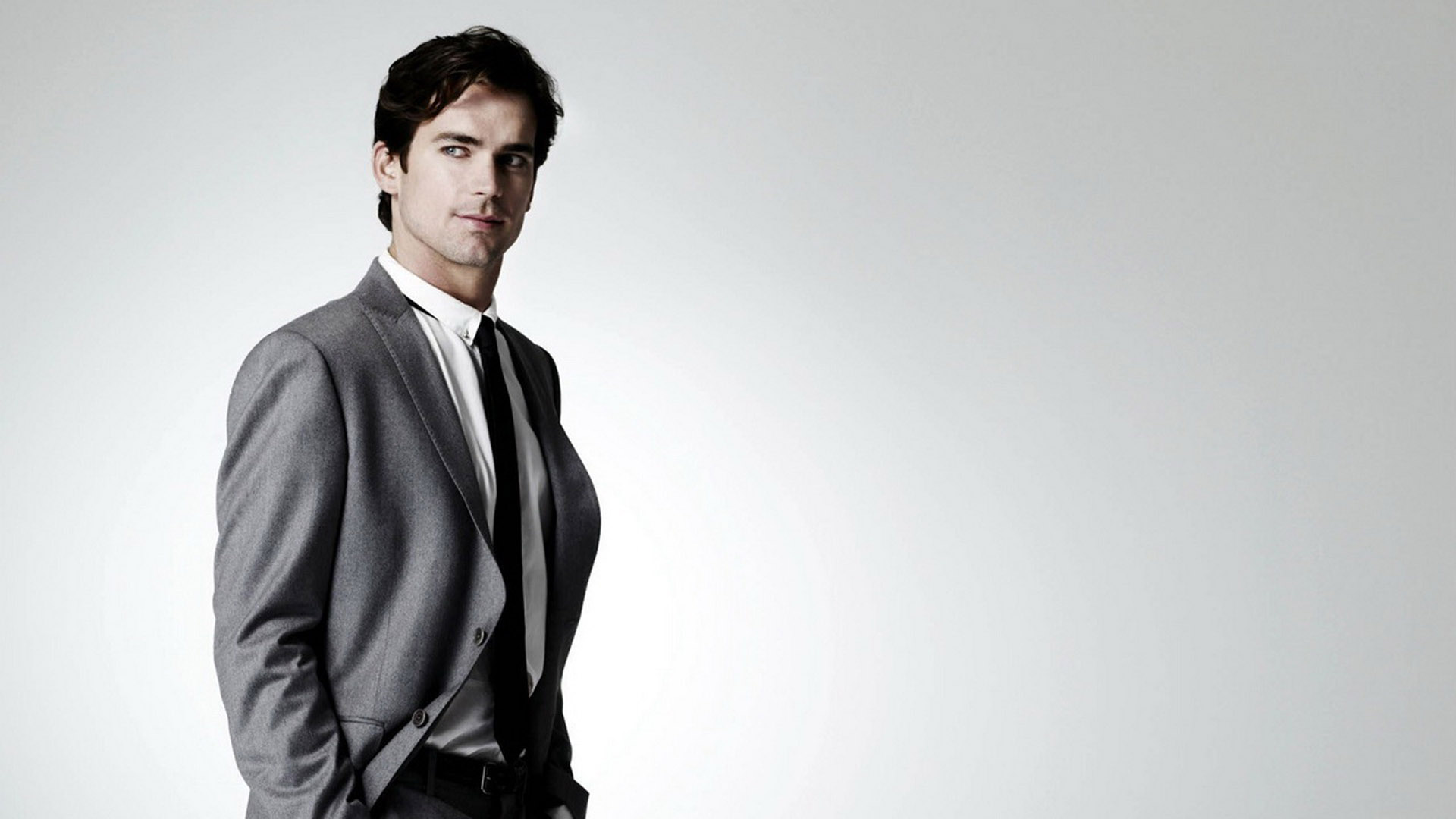 Elegant Man In Suit HD Wallpaper