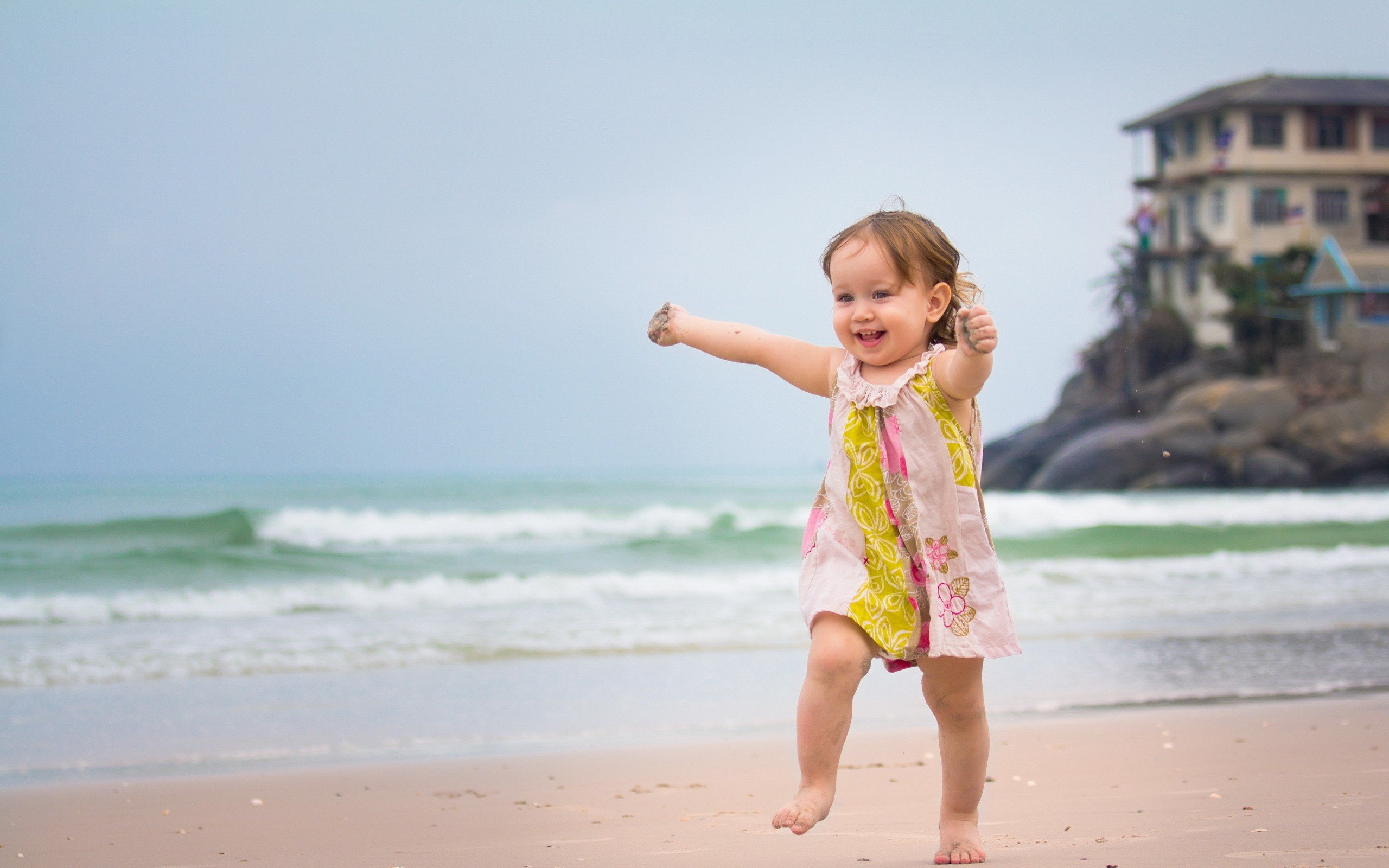 Smiling Happiness Running Children Sea Beaches Wallpaper Background