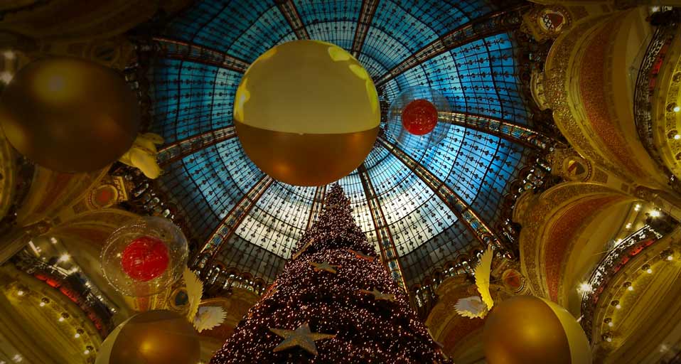 Bing Images   Galleries Lafayette   Holiday decorations inside