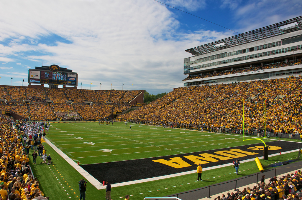 Iowa Hawkeyes Football Wallpaper   Big Ten Football Online