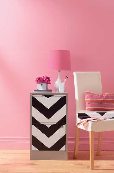 Office Is Devine Color Blossom With Black And White Zigzag Wallpaper