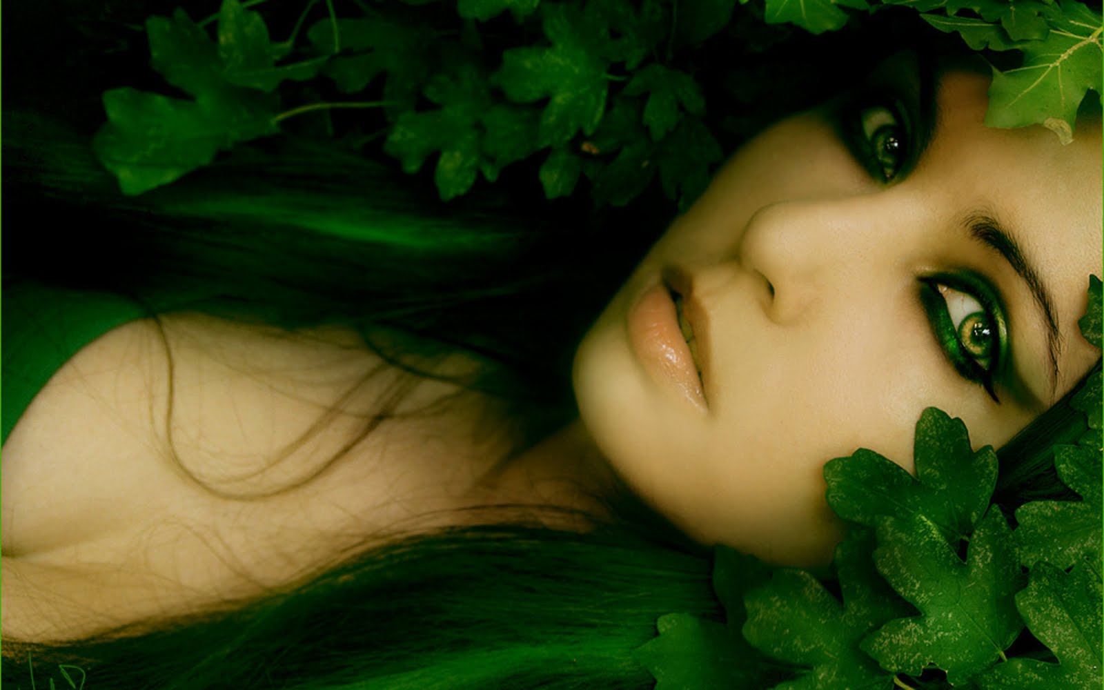 Green Eyes Hair Poison Ivy HD Wallpaper Epic Desktop Background