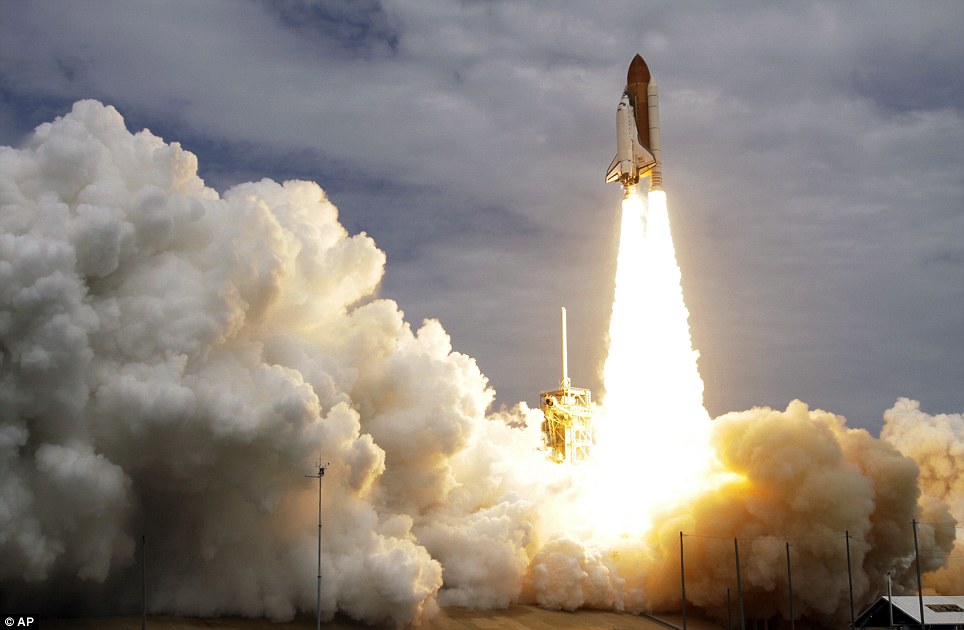 Nasa Shuttle To Blast Into Space High Resolution Wallpaper