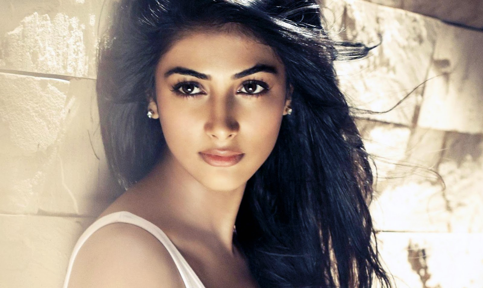 Pooja Hegde In Fair And Lovely Ad Wallpaper Full HD