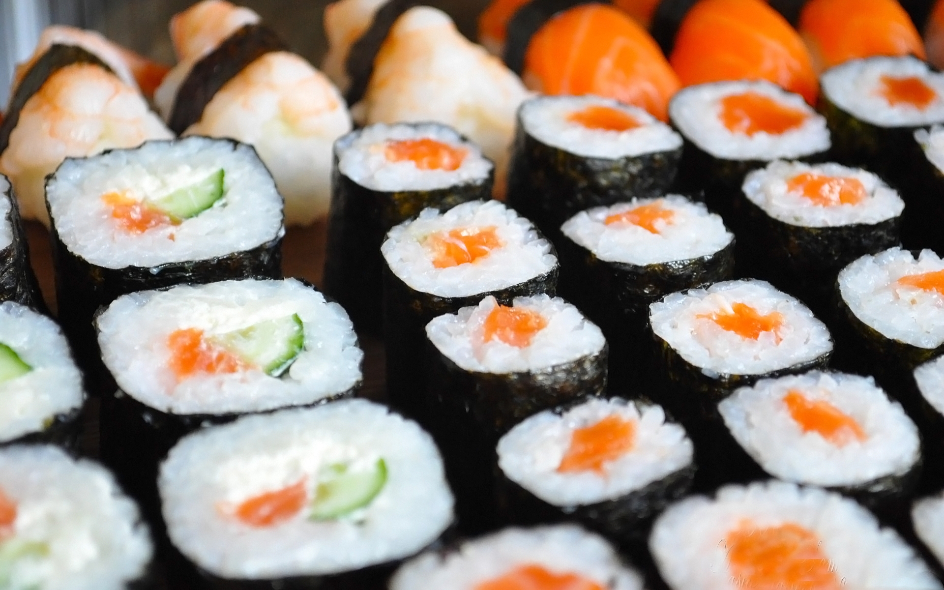Sushi Up Close Wallpaper