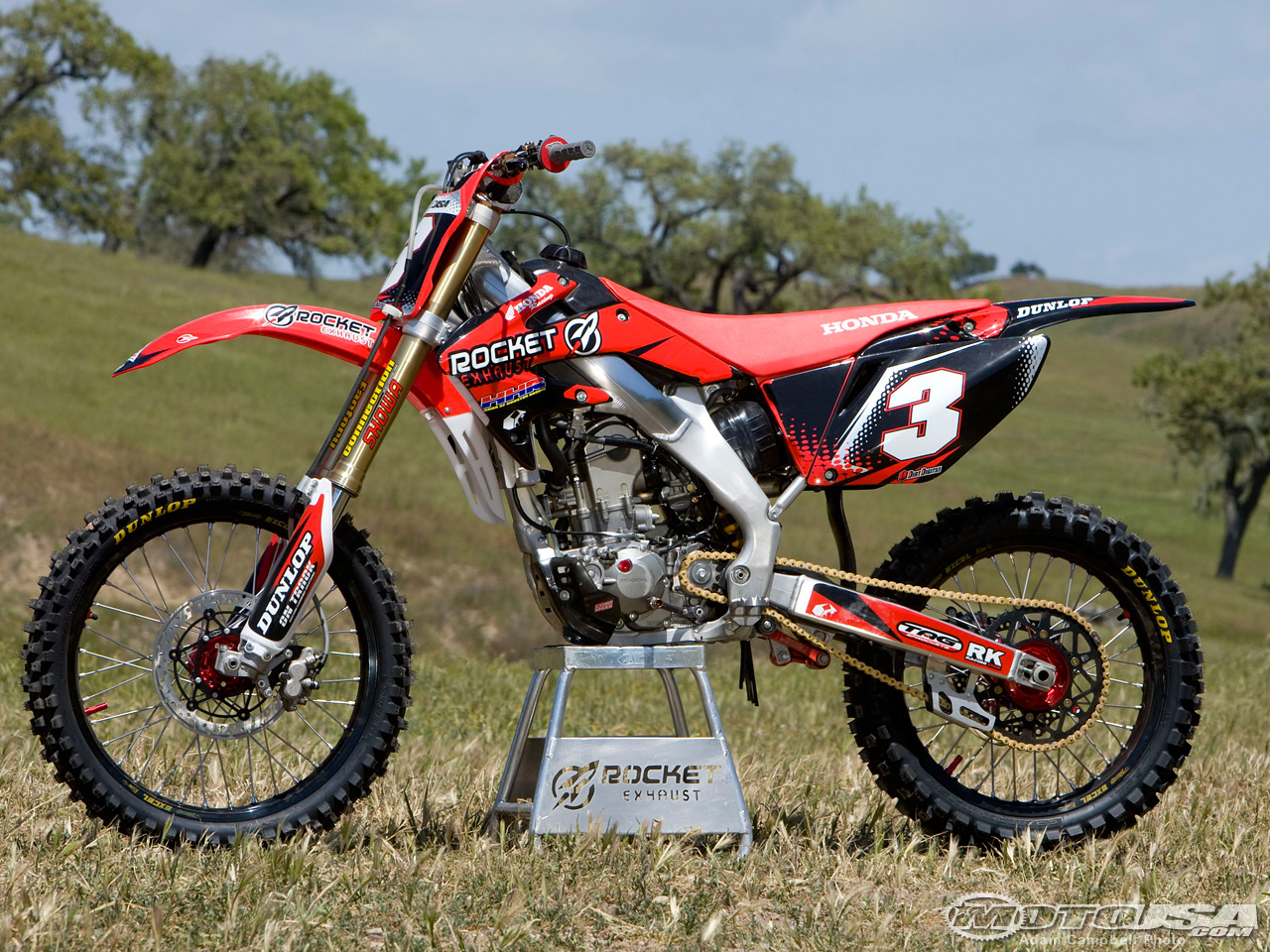 Honda Crf R Pics Specs And Information Onlymotorbikes