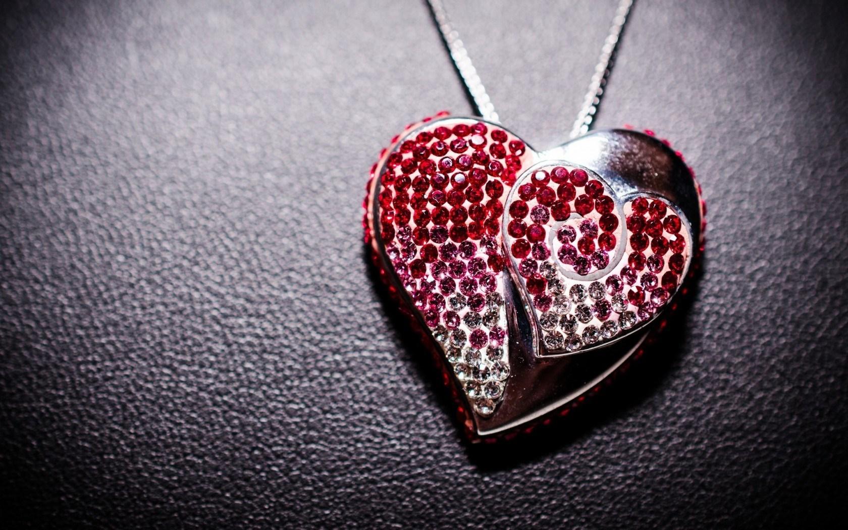 Red Heart Necklace Wallpaper
