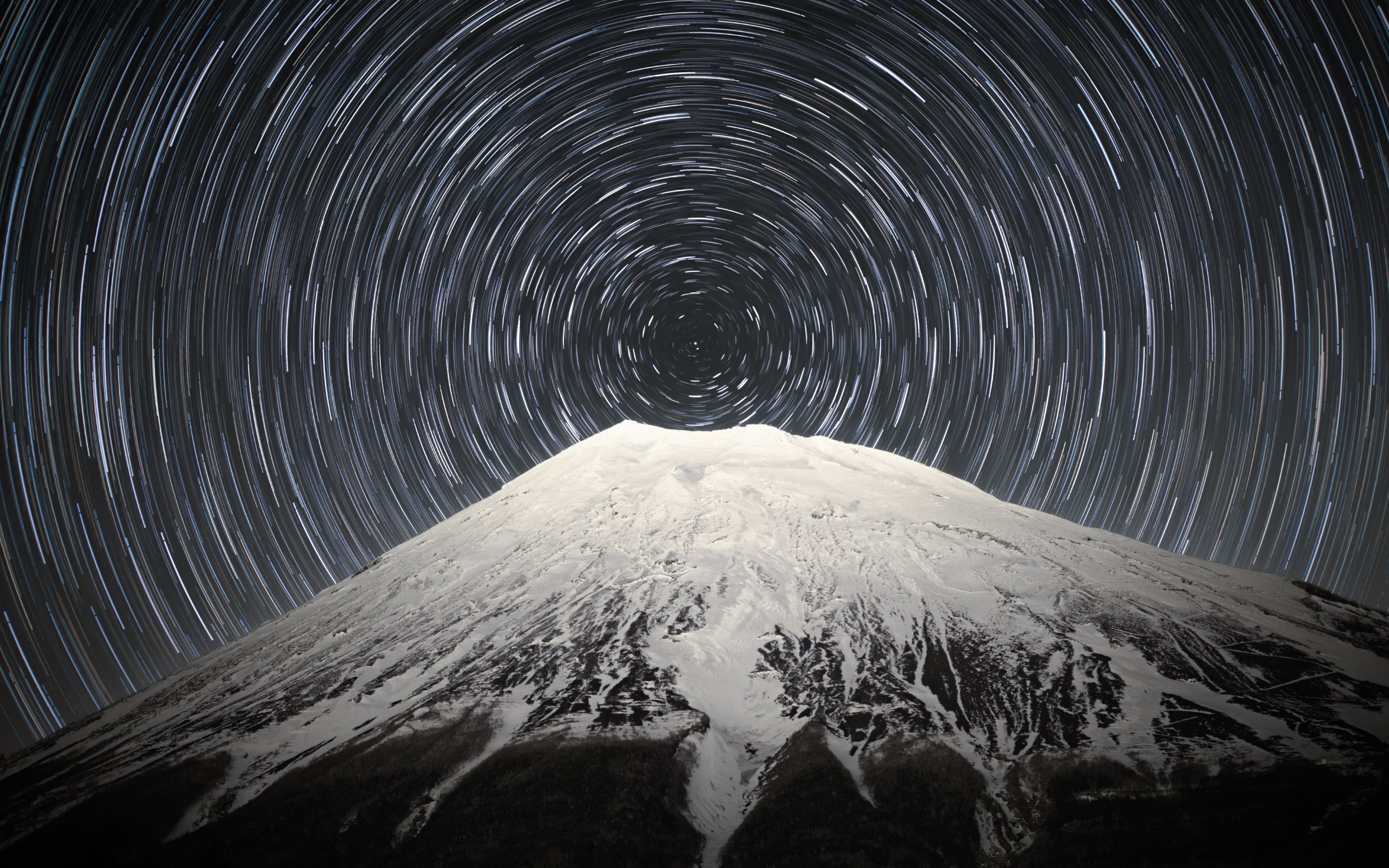 Sky full of stars above Mount Fuji Wallpapers HD Wallpapers