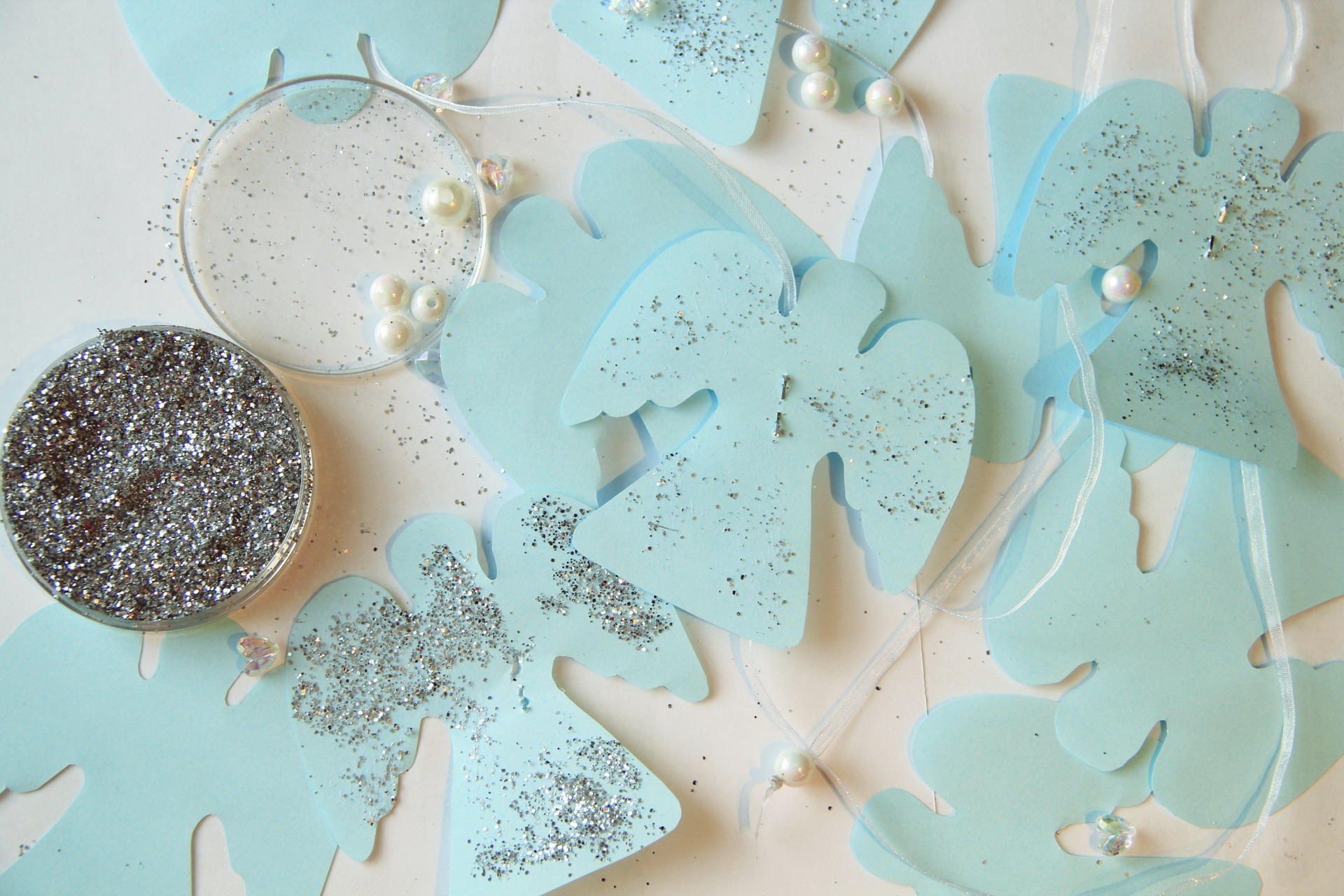 Paper Shape Glitter Angels Christmas Wallpaper