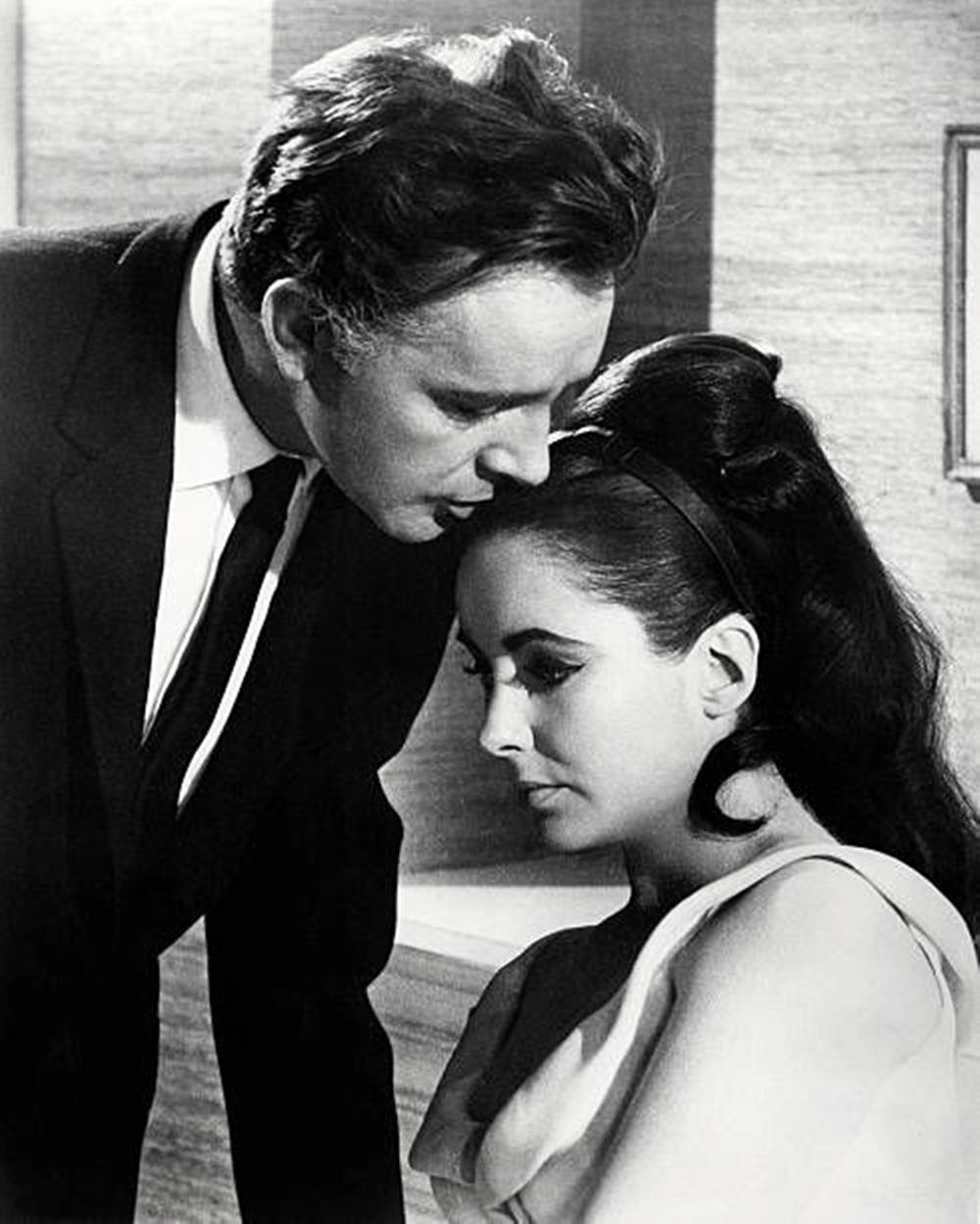 Richard Burton In The V Wallpaper