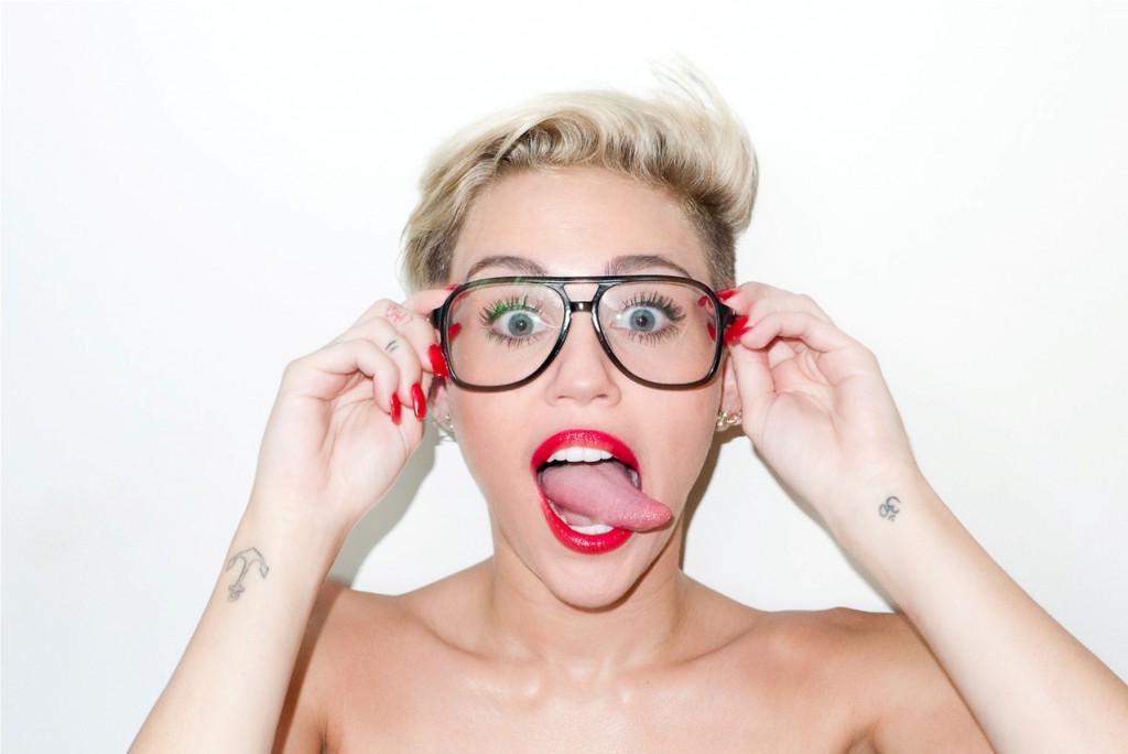 Goofy Miley Cyrus Desktop Wallpaper