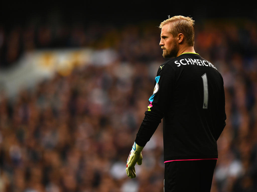 Premier League News Schmeichel Out For A Month With Broken Hand