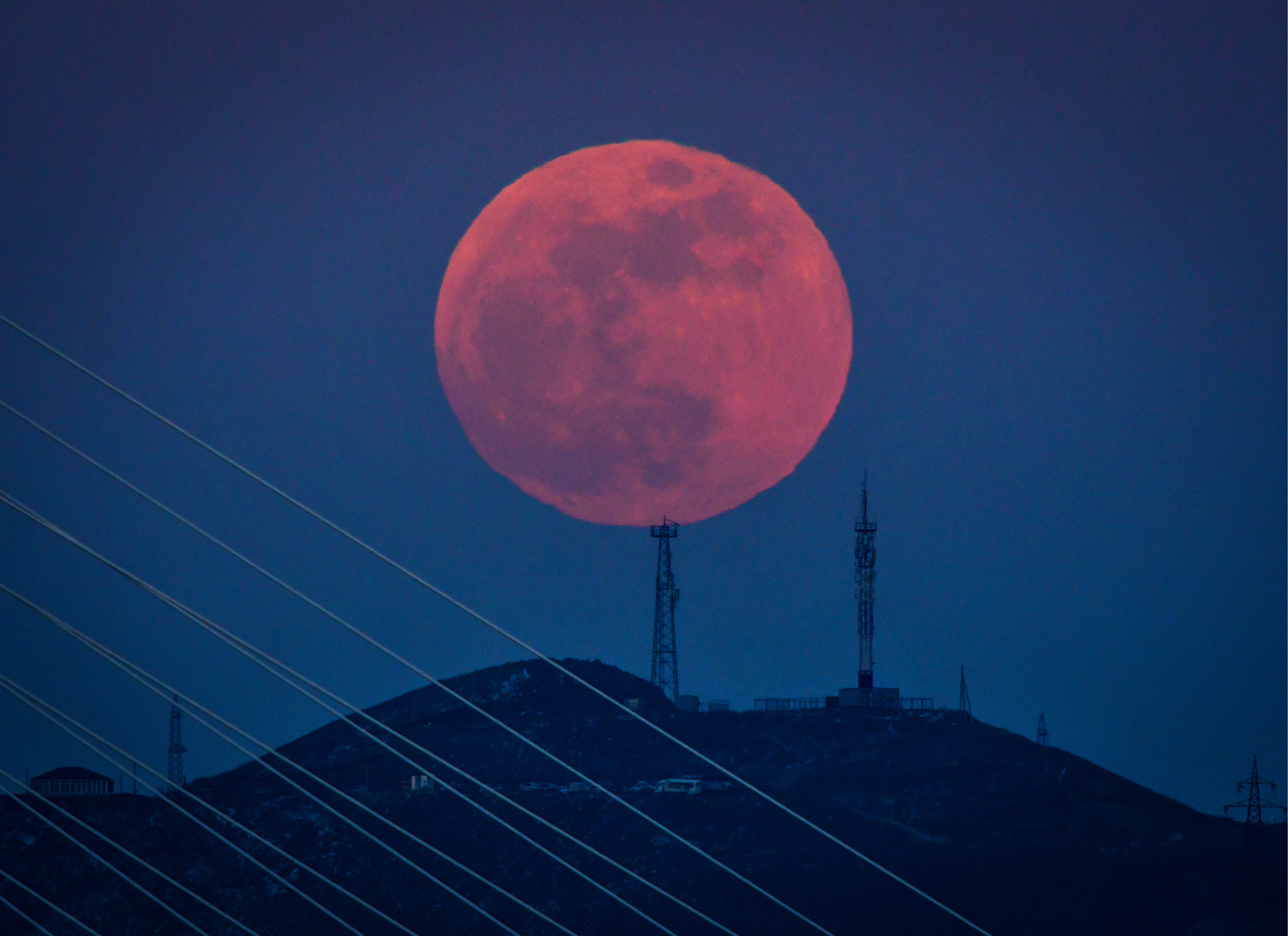 See Stunning Photos Of The Super Blue Blood Moon Time