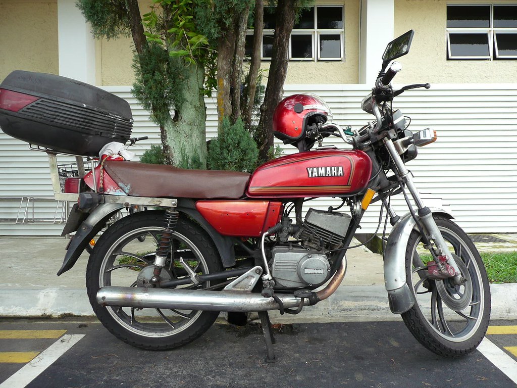 Yamaha Rxk 135cc Red With Helmet Vibrate2011