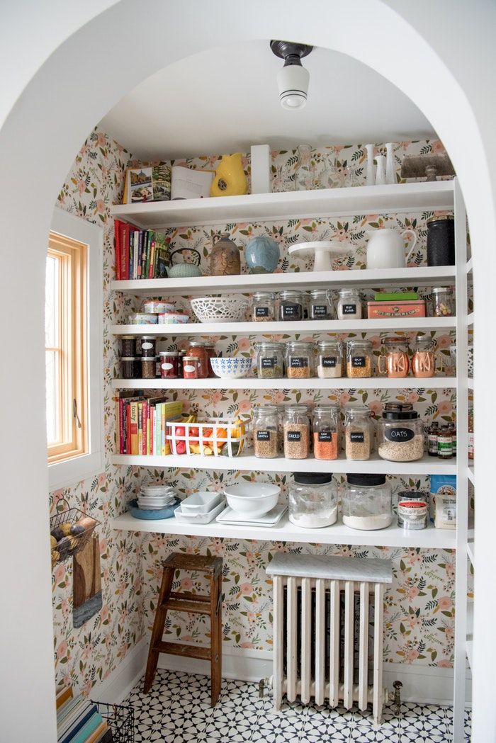 Butler's Pantry Kitchen Wallpaper - Farmhouse - Kitchen - Dallas - by  Wallpaper By Lesley | Houzz