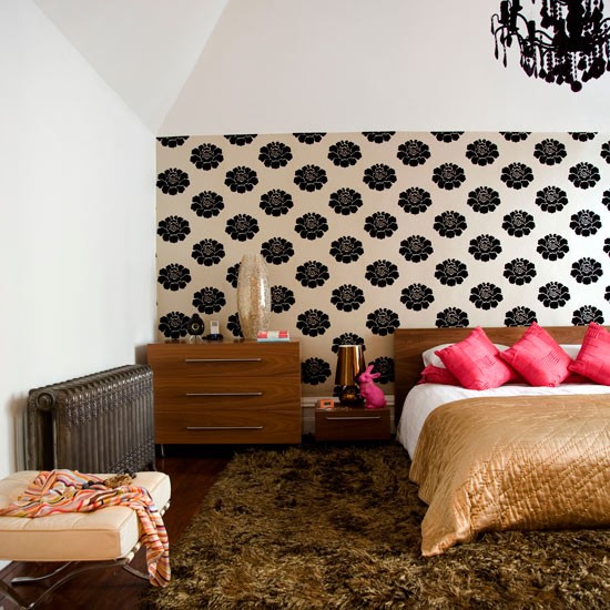 How to use bedroom wallpaper to make a statement 550x550