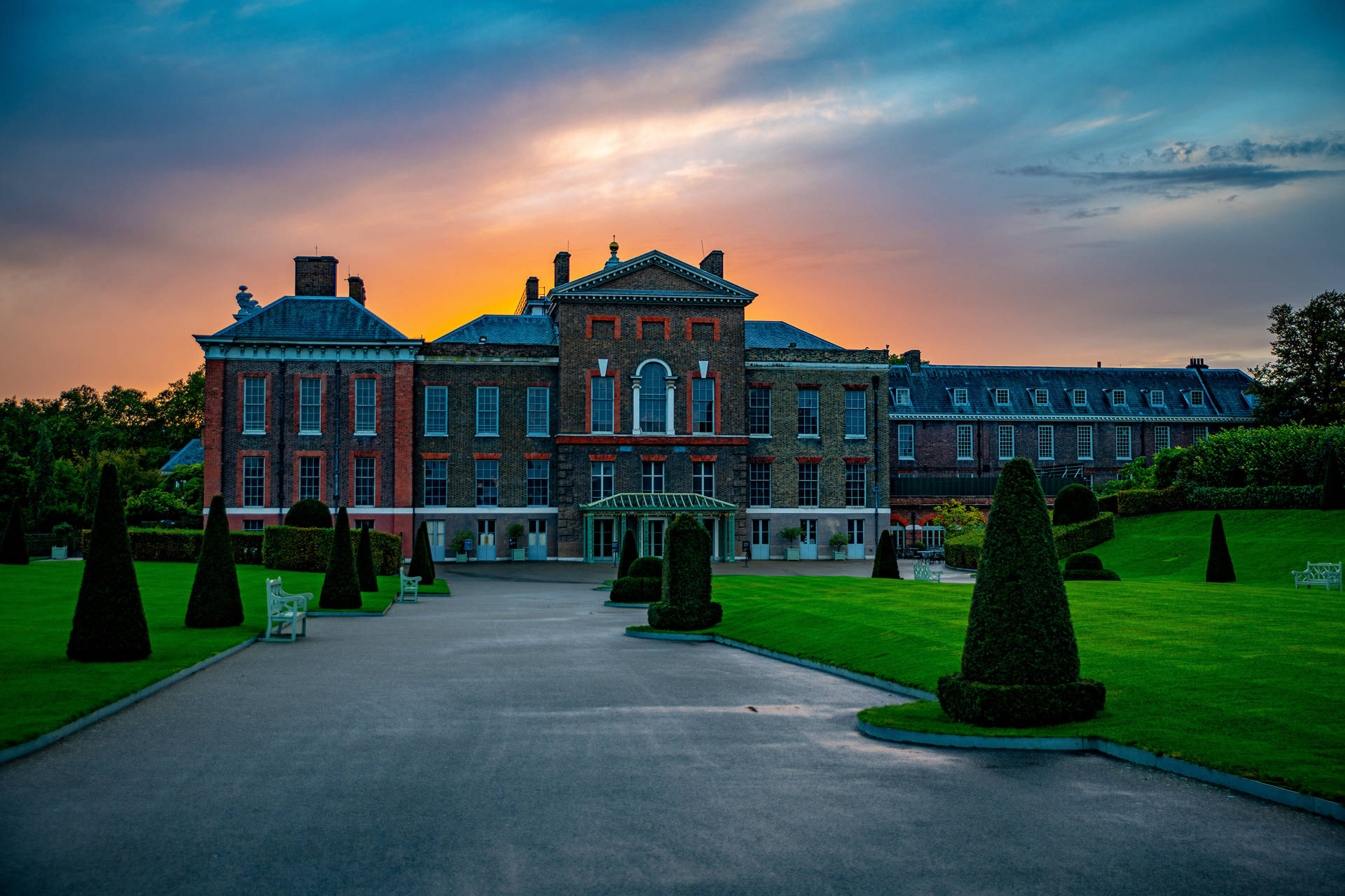 Kensington Palace Wallpaper