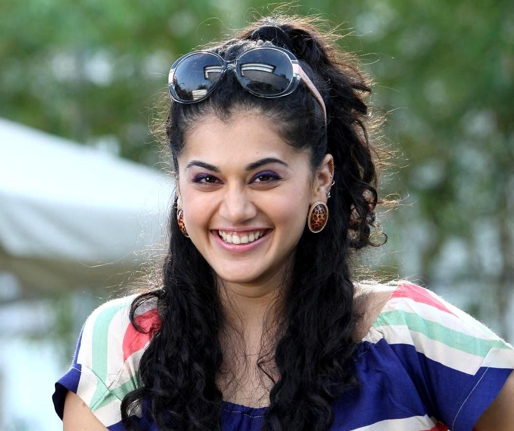 Taapsee Pannu Wallpaper HD Background Image Pics Photos