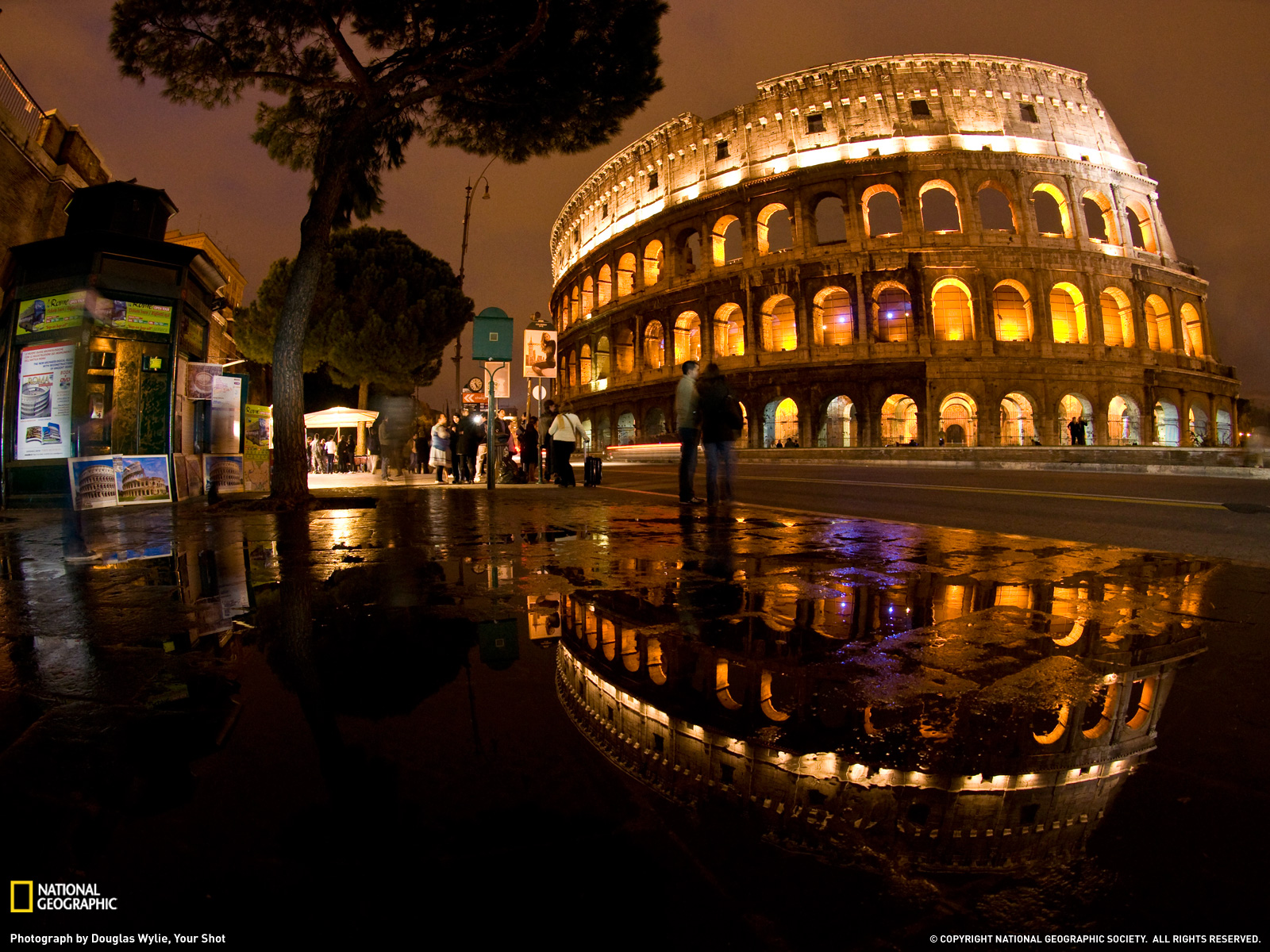 Colosseum Photo Italy Wallpaper   National Geographic Photo of the 1600x1200