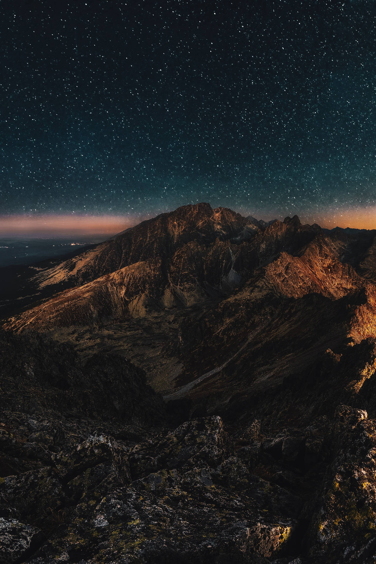 Starry Night Scenery For iPhone Screens Wallpaper