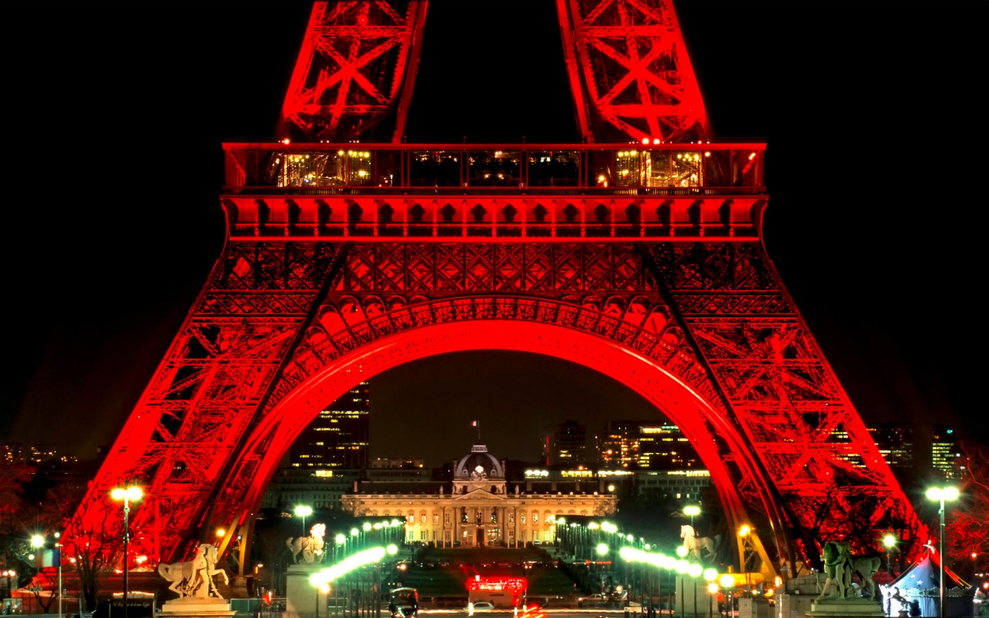 Eiffel Tower At Night Wallpaper HD