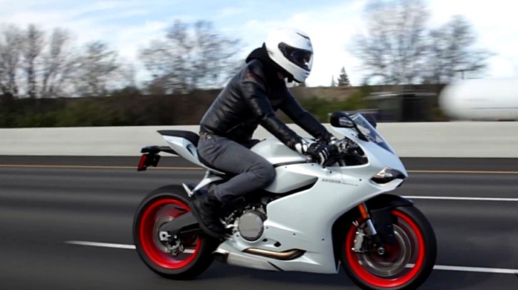2014 Ducati 899 Panigale on the Highway [Video] Yellow Biker