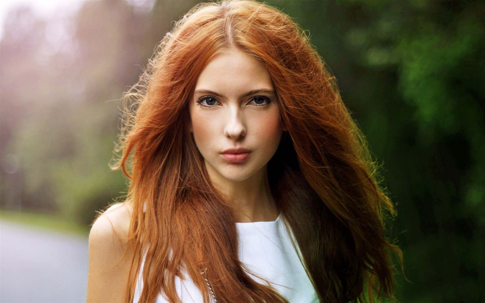 Gorgeous Redhead Wallpaper HD Res