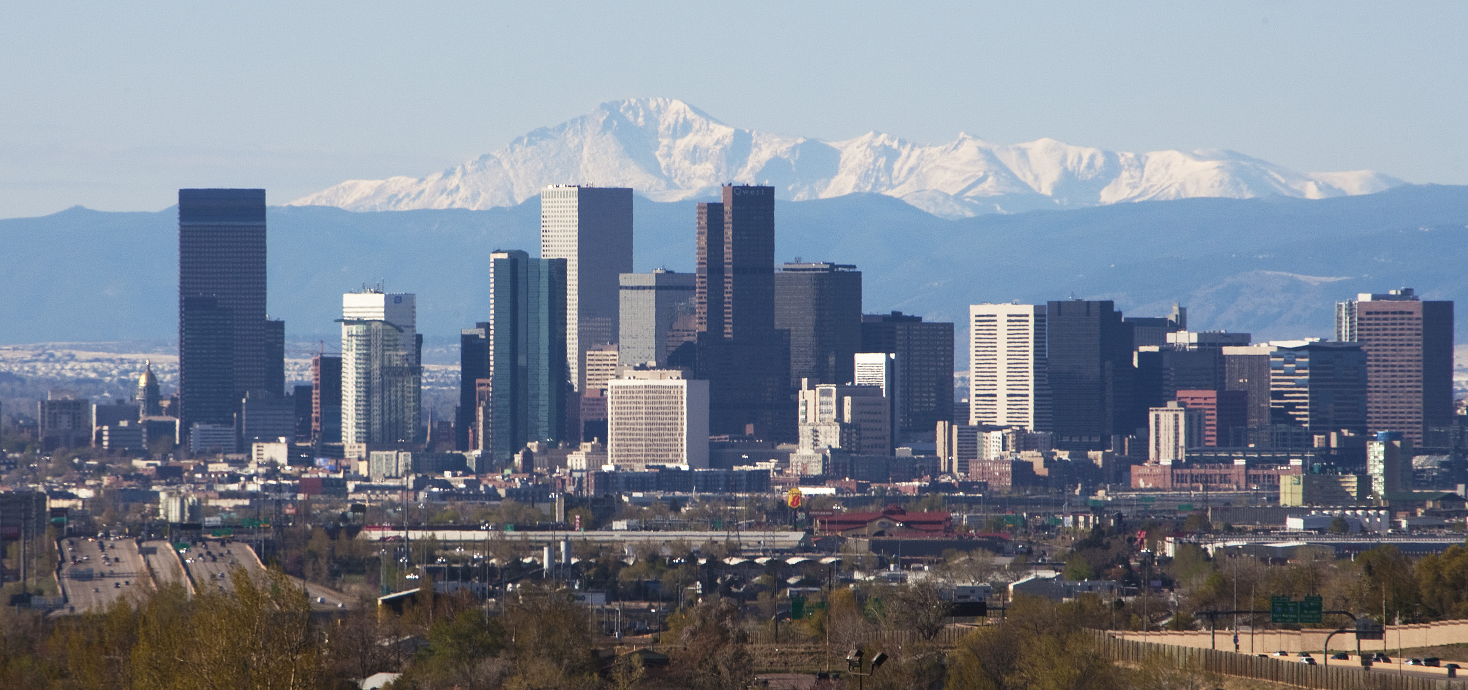 General Images of Skylines and Buildings in Denver 3000x1411