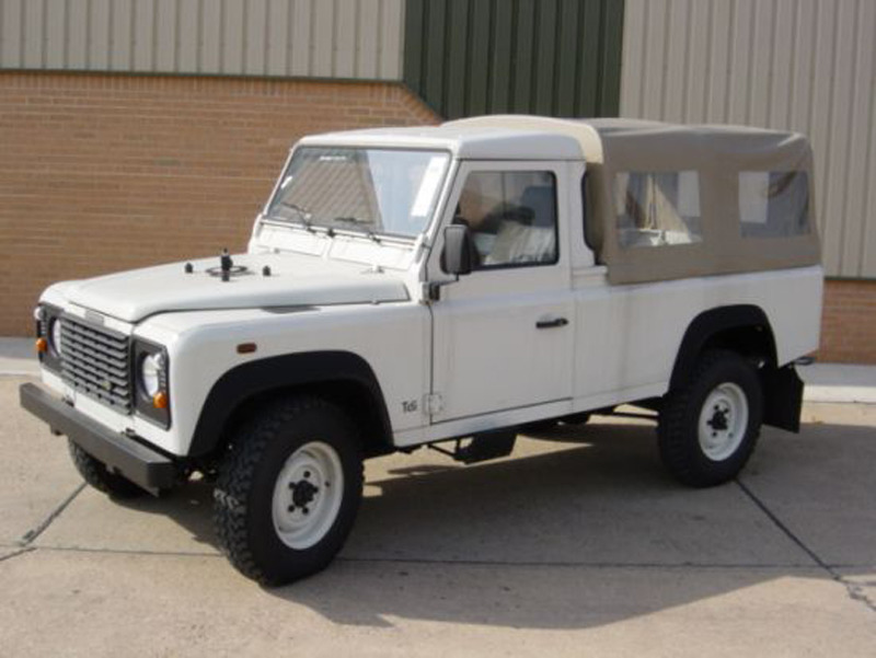 Land Rover Defenders for sale Photo Gallery   Autoblog Canada 800x601