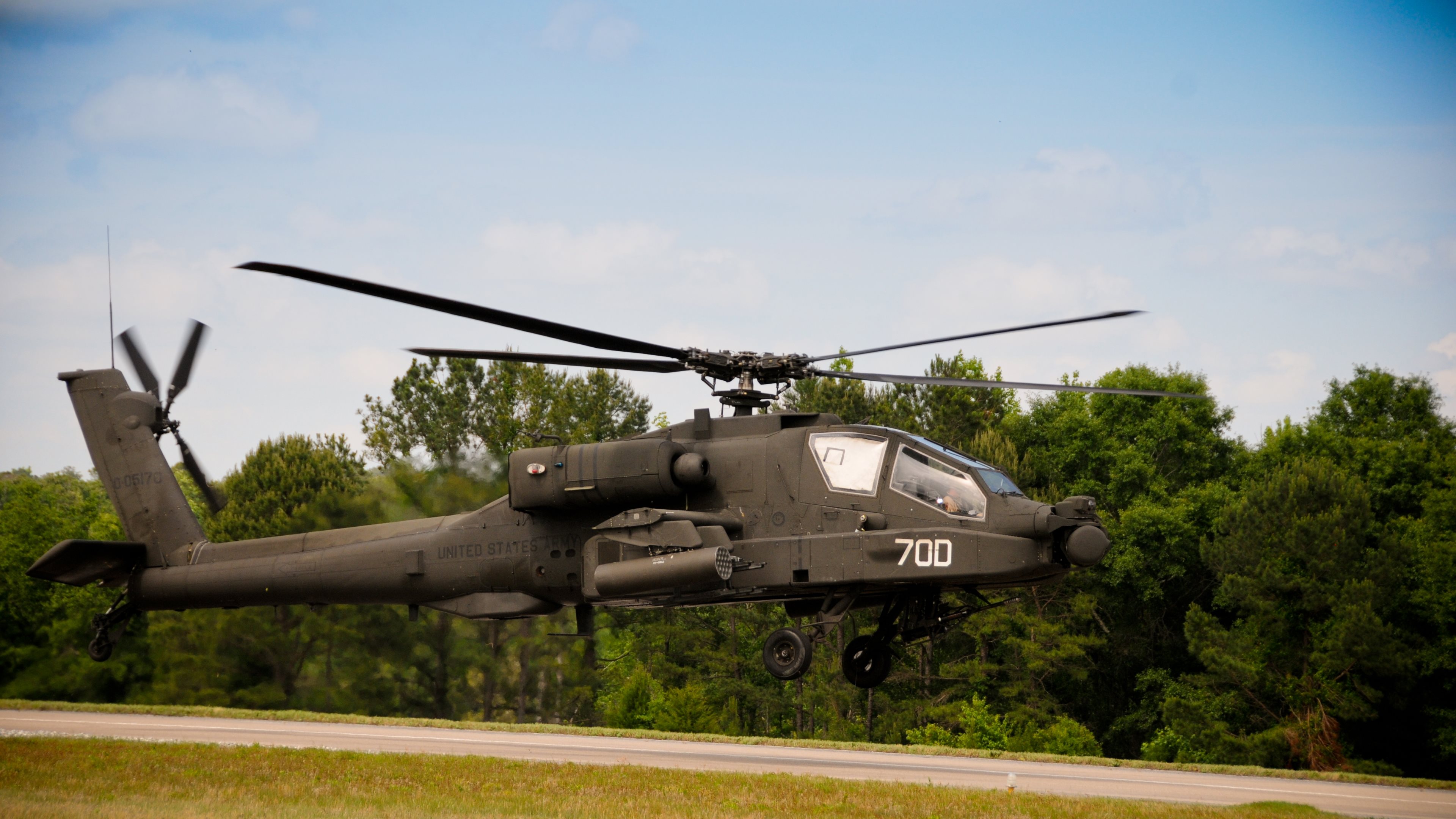 Apache Helicopter 3840x2160
