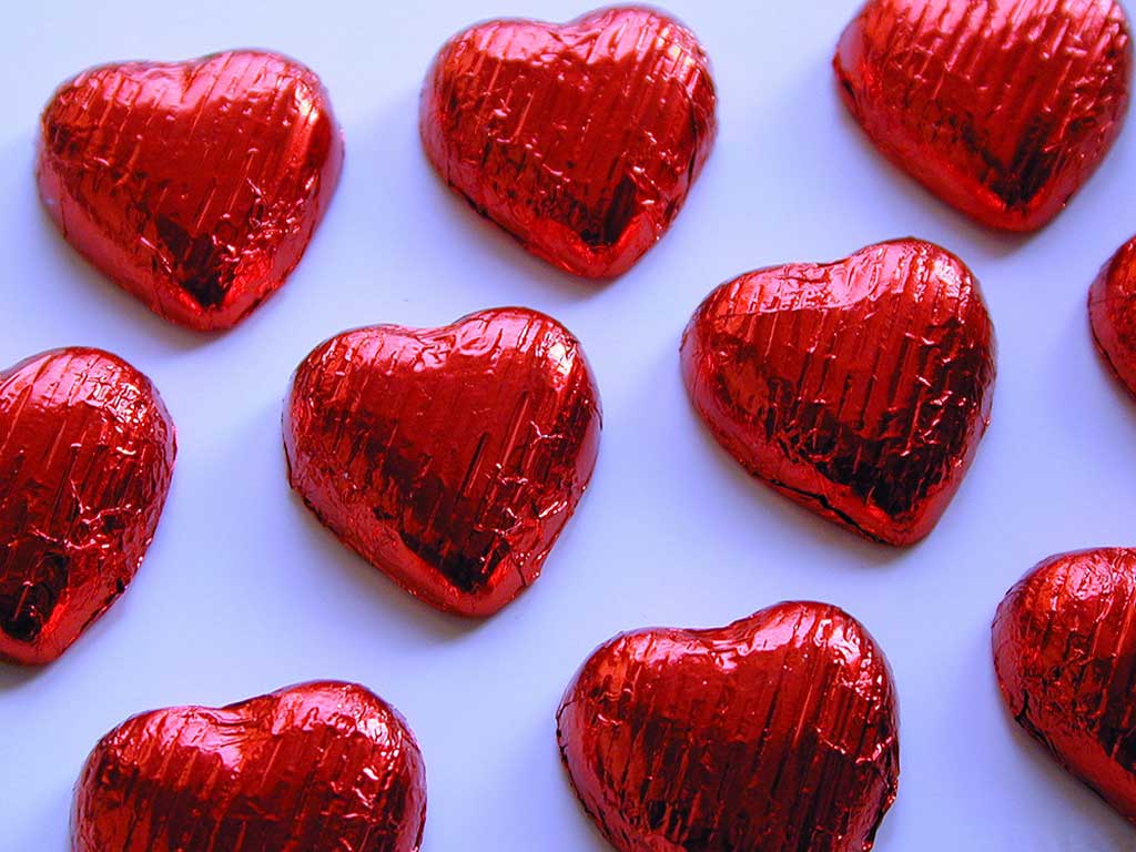 Red Chocolate Hearts Happy Valentines Day Laptop Wallpaper Background