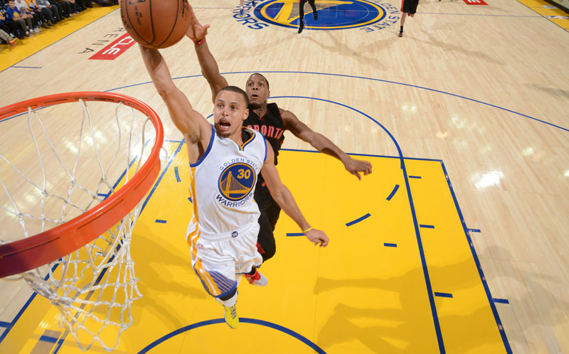 Stephen Curry With The Electrifying Fastbreak Dunk Video