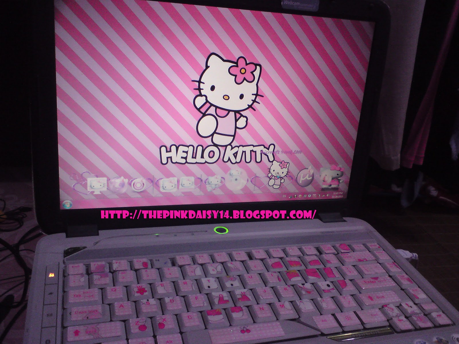 Kitty X Pixels And 3mb Or Less I Use Hello Wallpaper