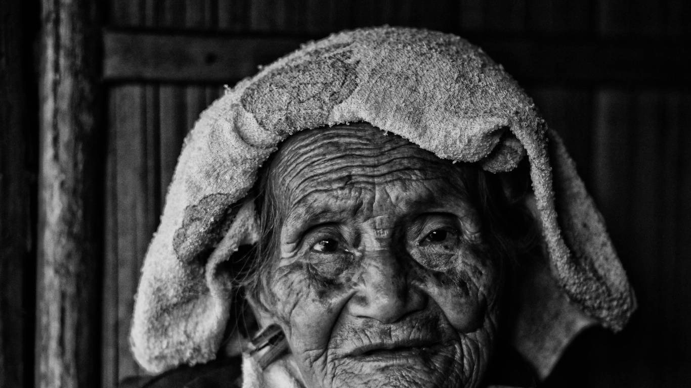 Top Old Woman Wallpaper Full HD 4k To Use