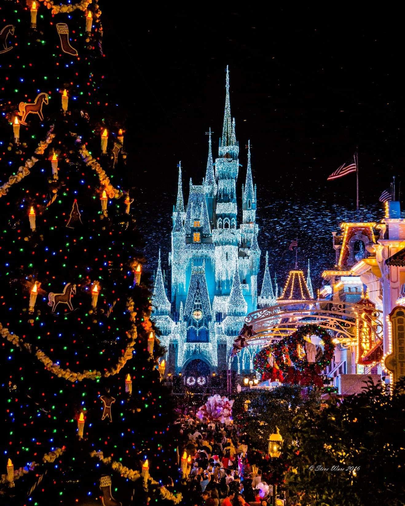 Christmas On Main Street Usa Disneyland Disney World