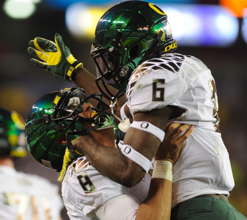 Marcus Mariota Celebrates With De Anthony Thomas After The Pair Hooked