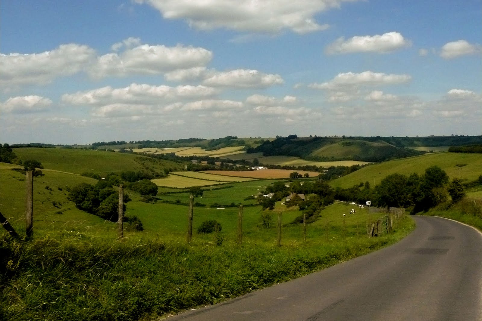 English Countryside Wallpaper