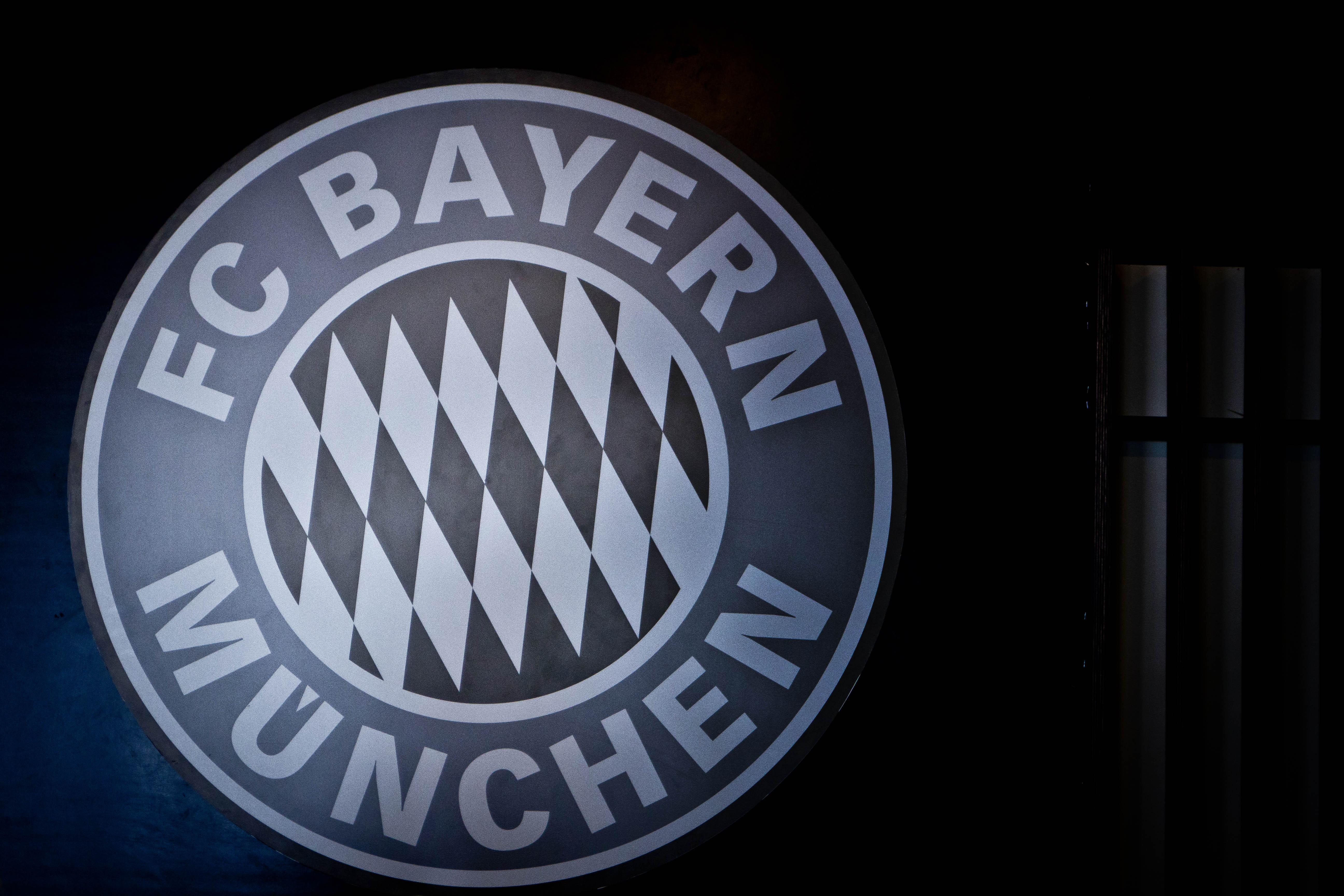 Bayern Munchen Black Logo HD Wallpaper