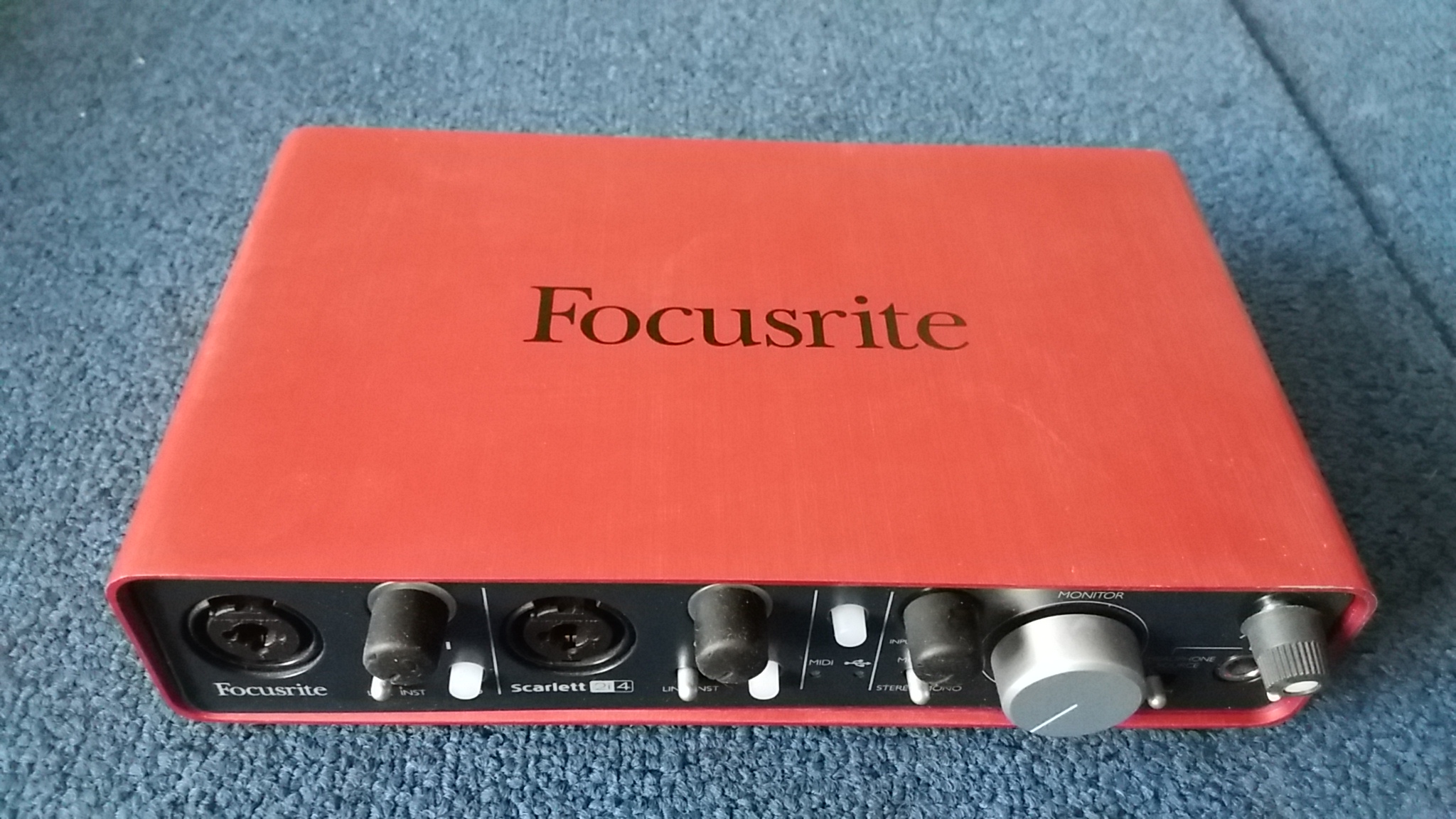 Scarlett 2i4 Focusrite Audiofanzine