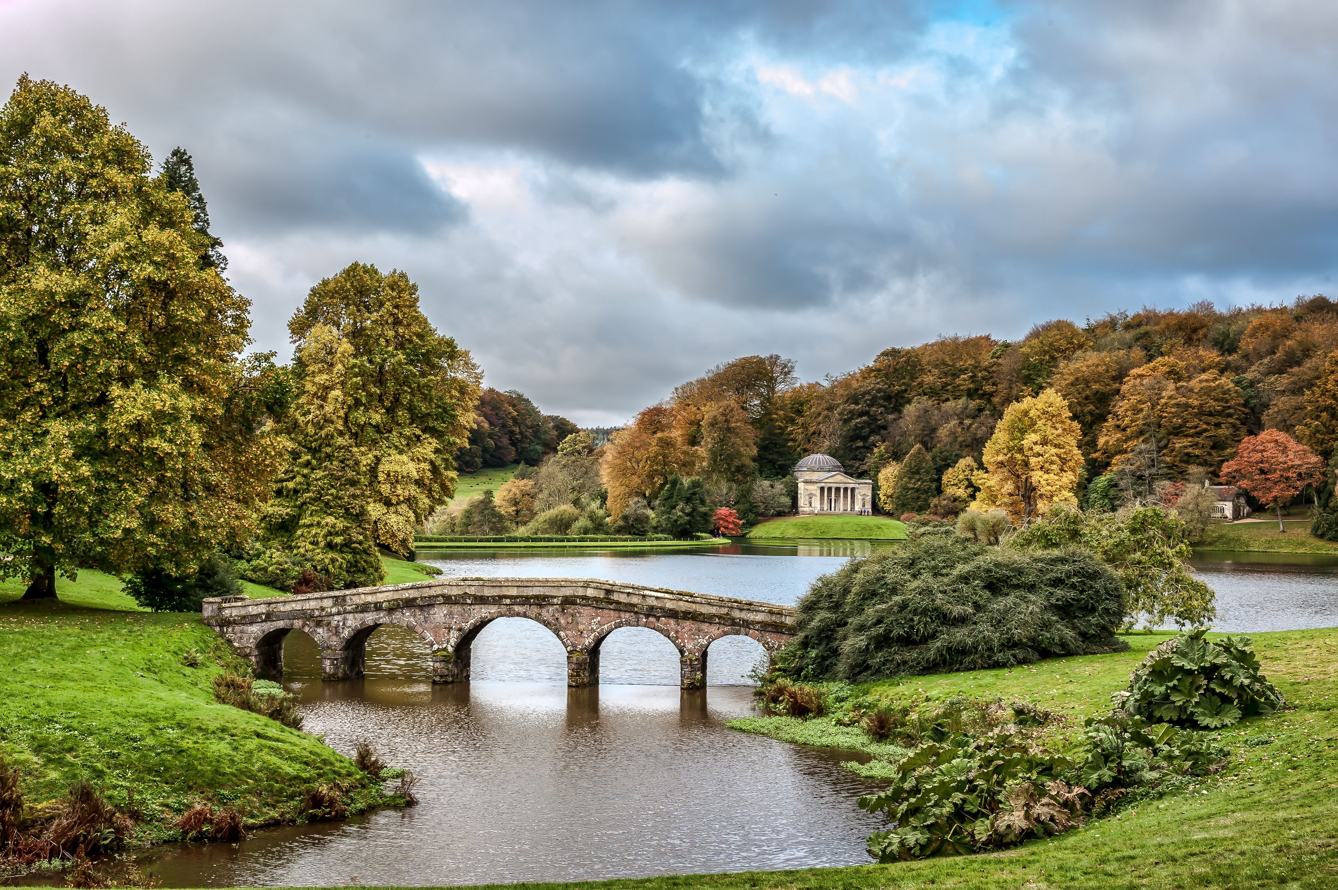 Stourhead Wiltshire England Lake Autumn Landscape Wallpaper