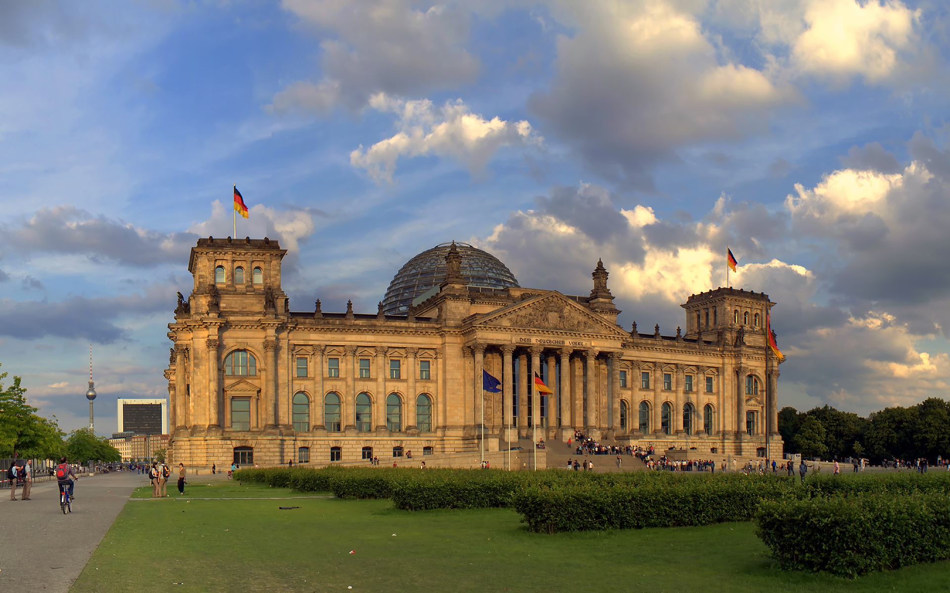 Berlin Reichstag HD Widescreen Wallpaper Source