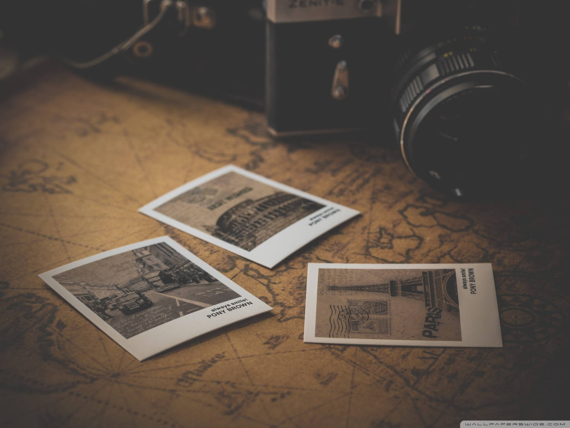 Enjoy The Classic Feel Of Retro Vibes With Cool Vintage Wallpaper